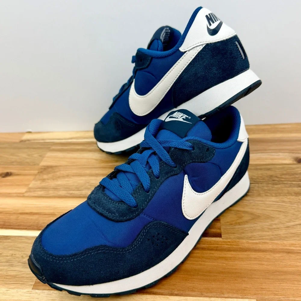 Nike MD Valiant Marina/White/Armory Navy Athletic Shoes Sneakers Kids Size 4.5Y
